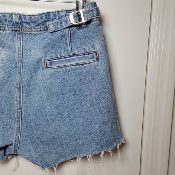 Vintage Levi's 2002 Adjustable Denim Shorts | 100% Cotton | Y2K Levi's | 8 - Picture 8 of 10